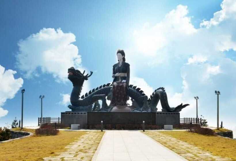 בית מלון כפרי Samcheok Yonghwa