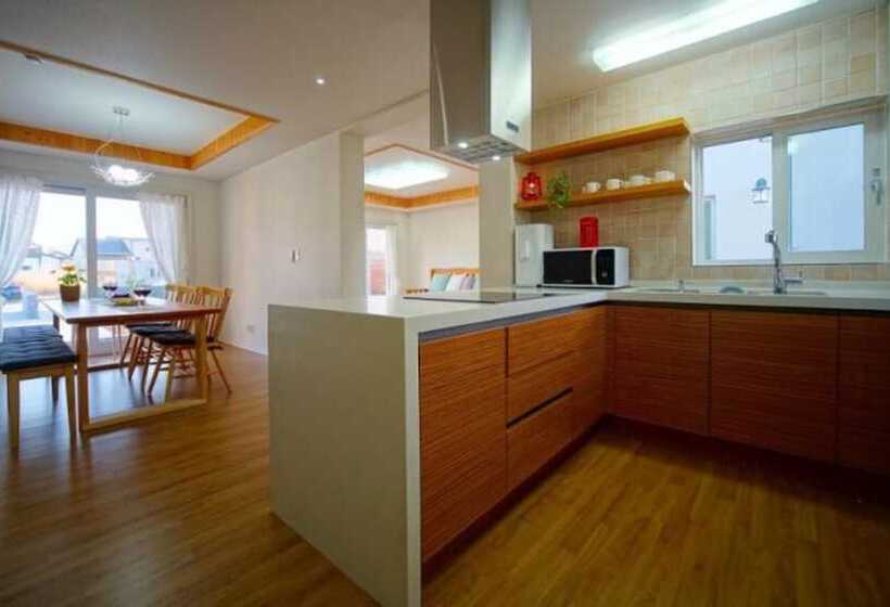 Jeonju Hosumaeul Dusilleene Pension