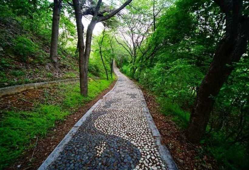 Jeonju Hosumaeul Dusilleene Pension