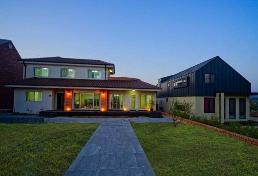 Jeonju Hosumaeul Dusilleene Pension