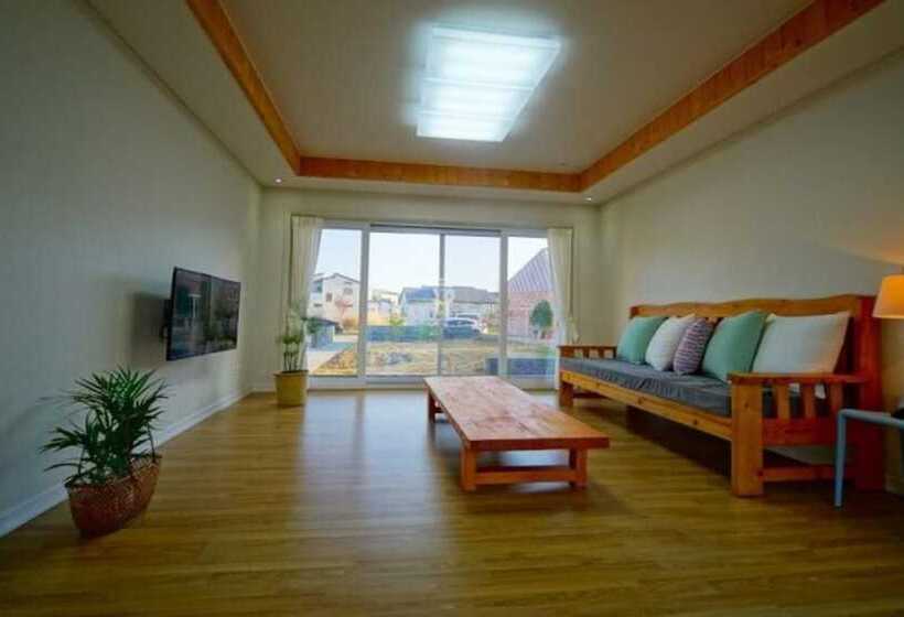 Jeonju Hosumaeul Dusilleene Pension