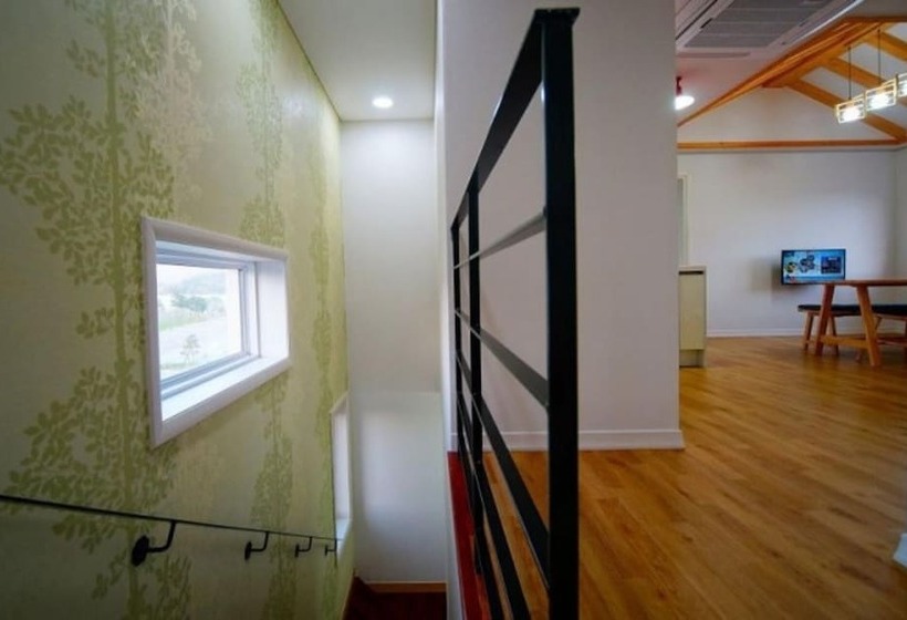 Jeonju Hosumaeul Dusilleene Pension