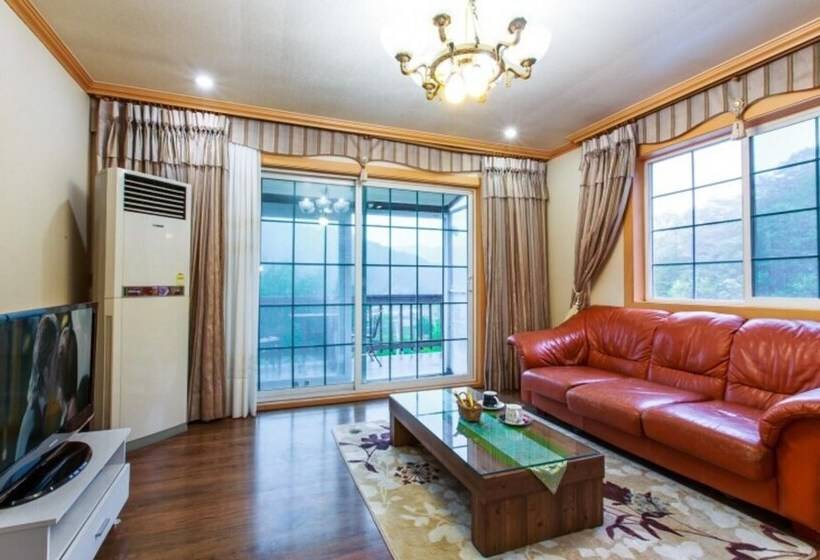 Jincheon Happy House Pension