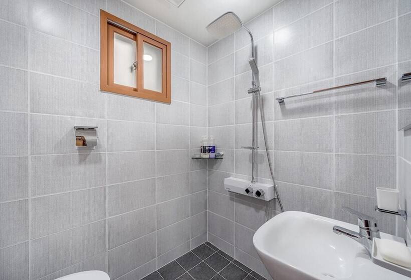 Namhae Dalddenuenbada Pension