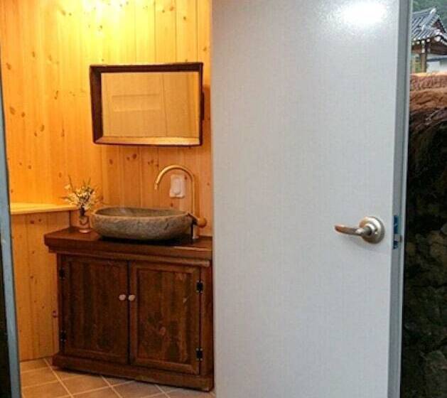 Majatalo Daegu Hwajeon Old House