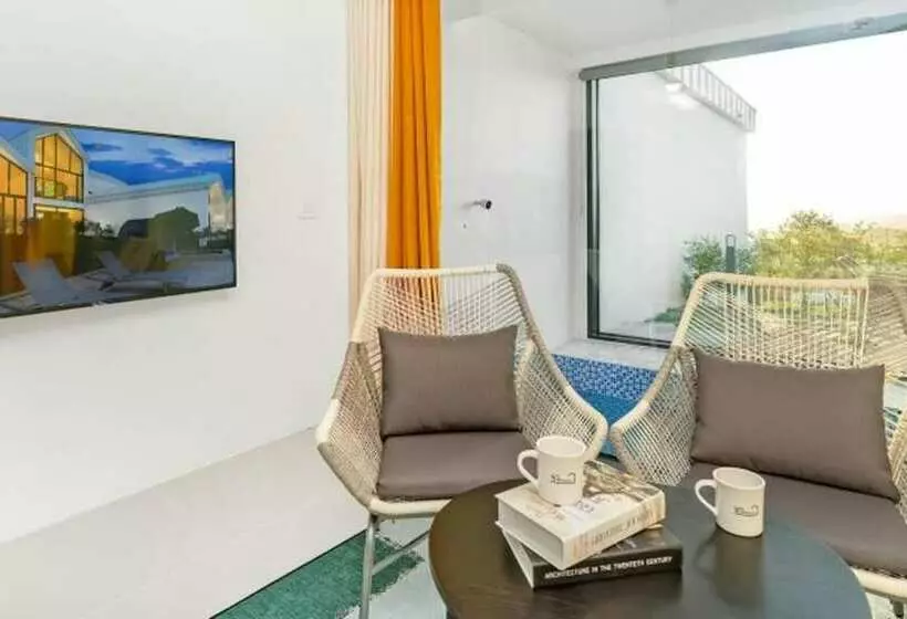پانسیون Gyeongju May Breeze Pool Villa