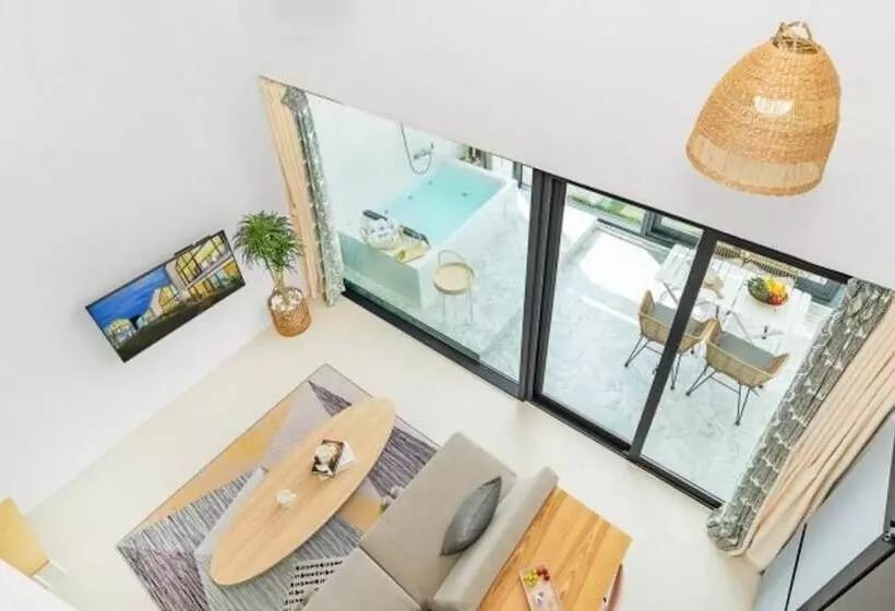 پانسیون Gyeongju May Breeze Pool Villa