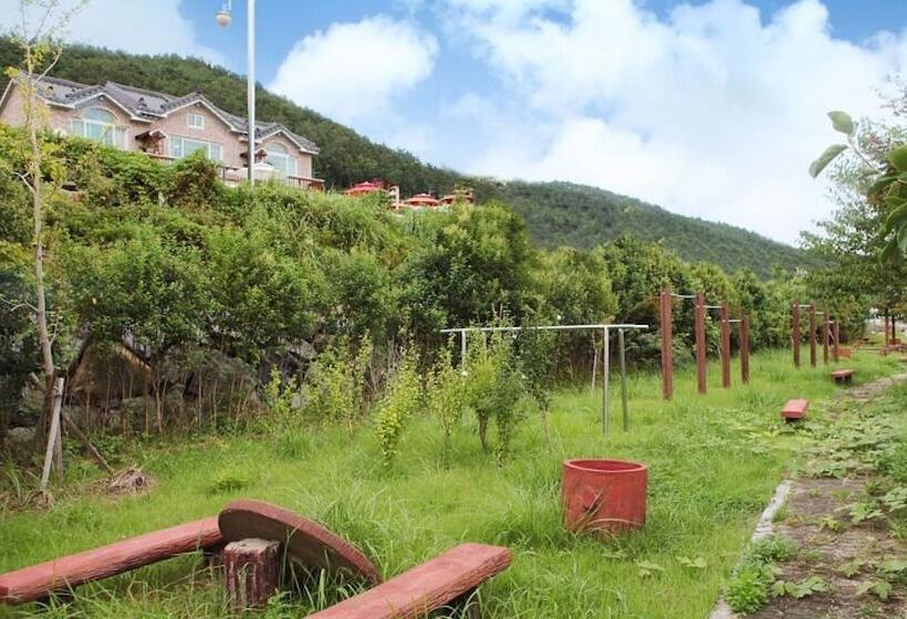 بنسيون Namhae Memory Plus Bed And Breakfast