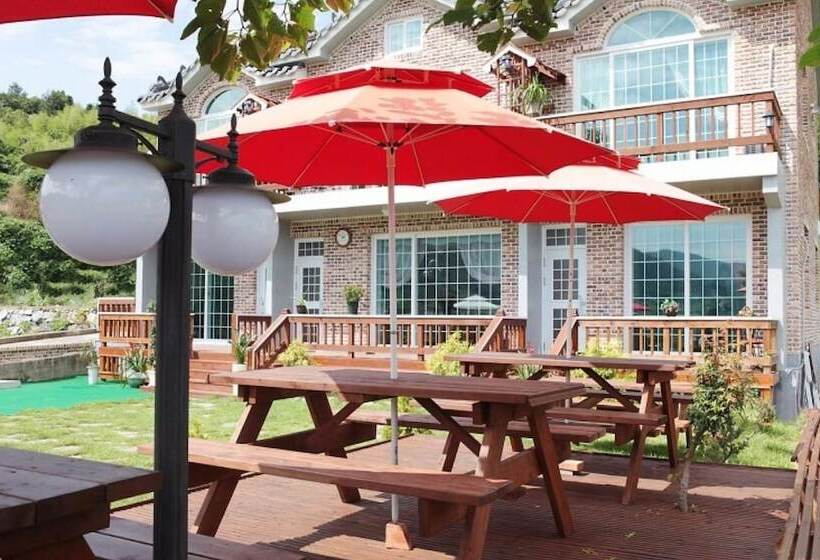 بنسيون Namhae Memory Plus Bed And Breakfast