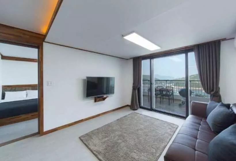 ペンション Yeosu Querencia Resort