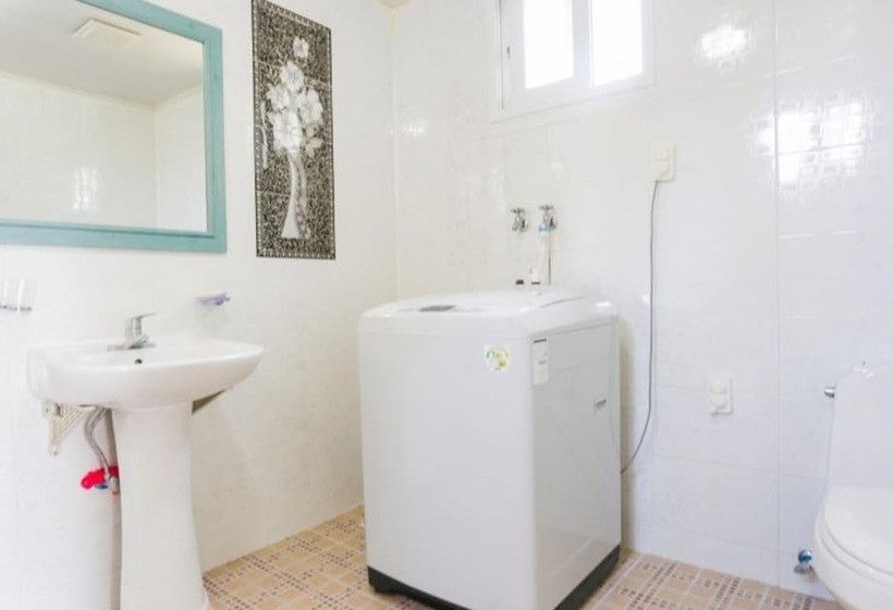 Seogwipo Bangulpungdengi Pension