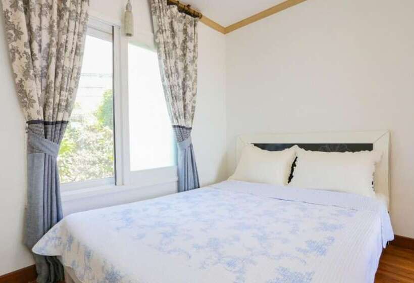 Seogwipo Bangulpungdengi Pension