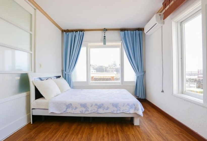 Seogwipo Bangulpungdengi Pension