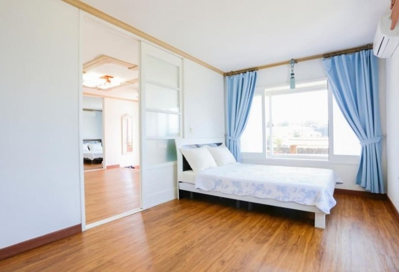 Seogwipo Bangulpungdengi Pension