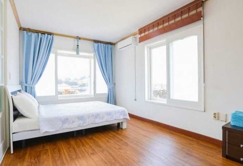 Seogwipo Bangulpungdengi Pension