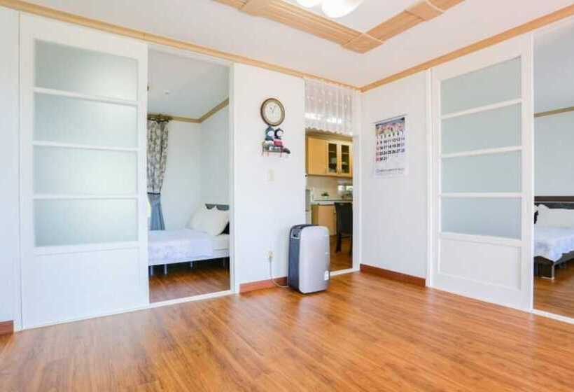 Seogwipo Bangulpungdengi Pension