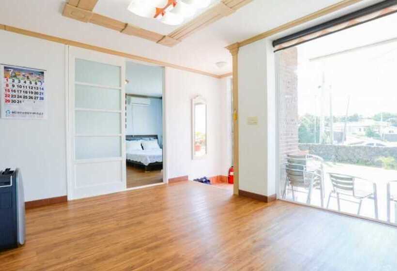 Seogwipo Bangulpungdengi Pension