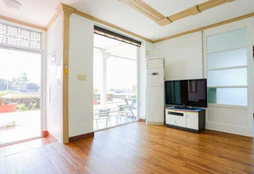 Seogwipo Bangulpungdengi Pension