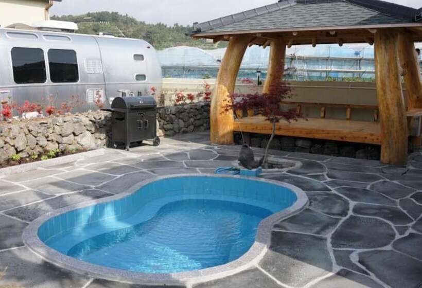 Seogwipo Haengbok Pension