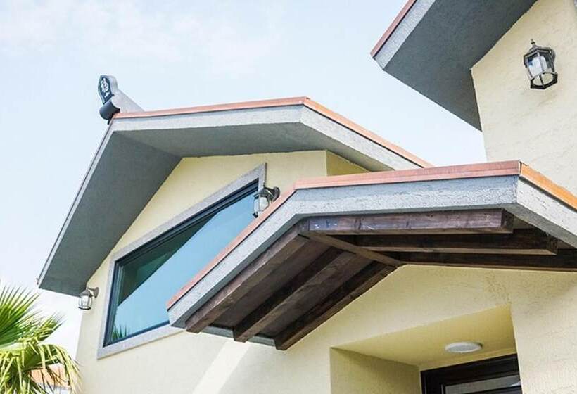 Seogwipo Haengbok Pension