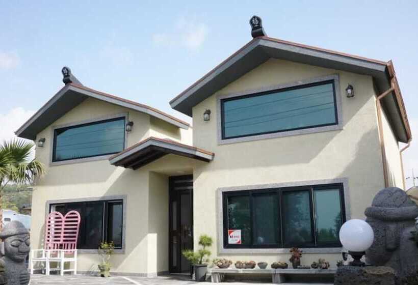 Seogwipo Haengbok Pension