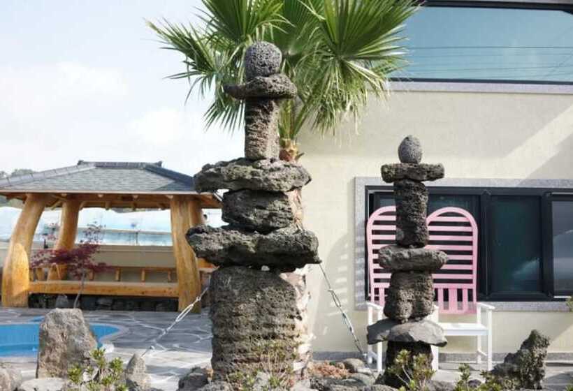 Seogwipo Haengbok Pension