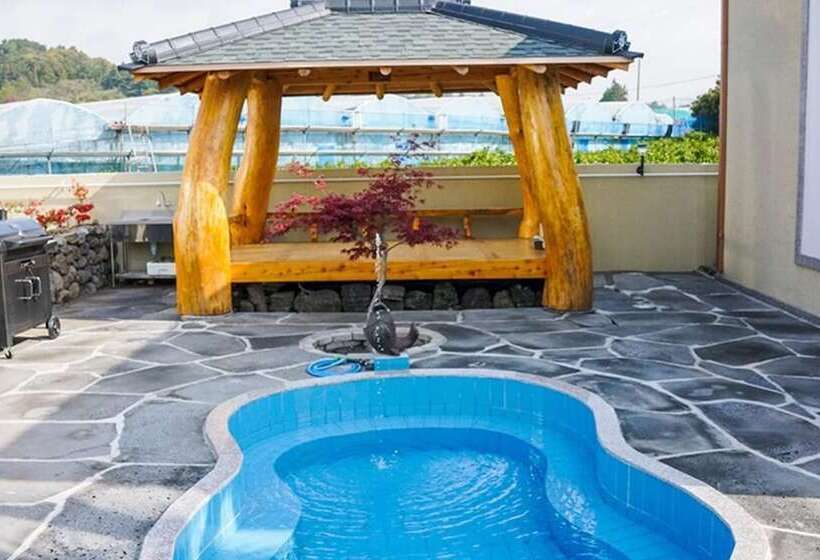 Seogwipo Haengbok Pension