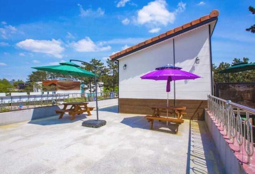Taean Solbatgil Pension