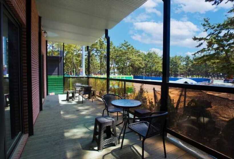 Taean Solbatgil Pension