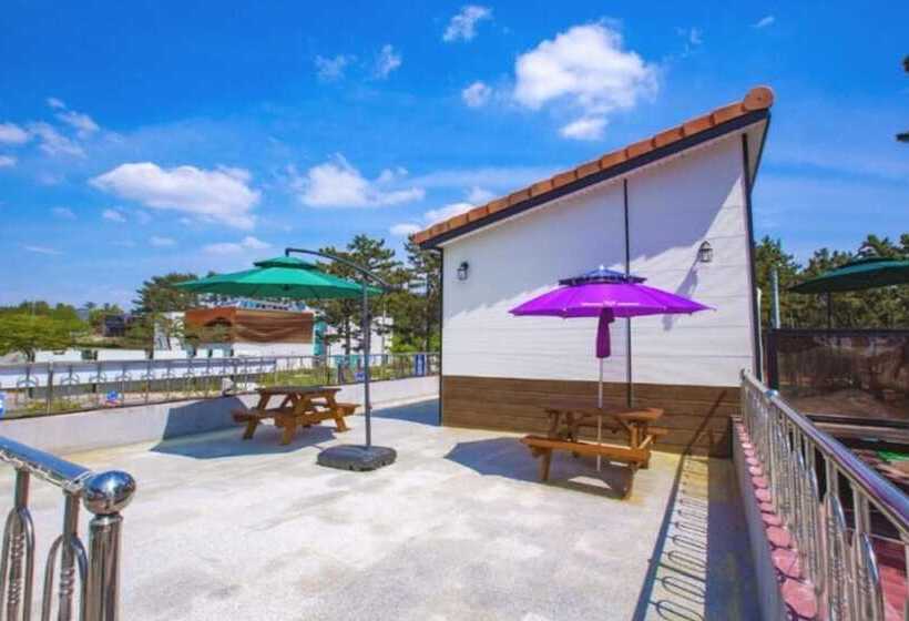 Taean Solbatgil Pension