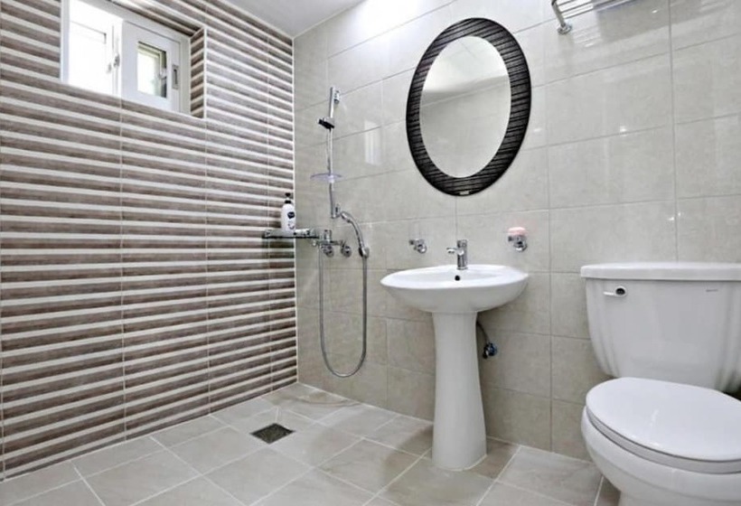 Taean Solbatgil Pension