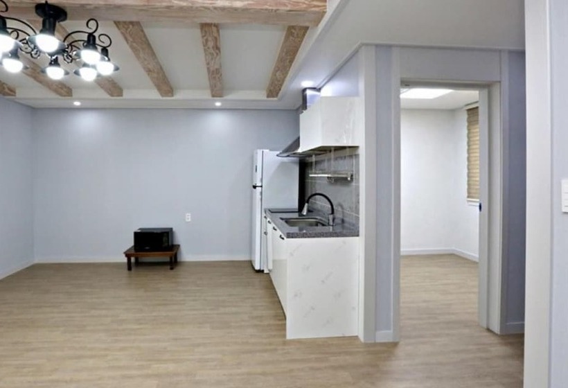 Taean Solbatgil Pension