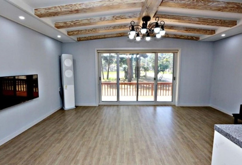 Taean Solbatgil Pension