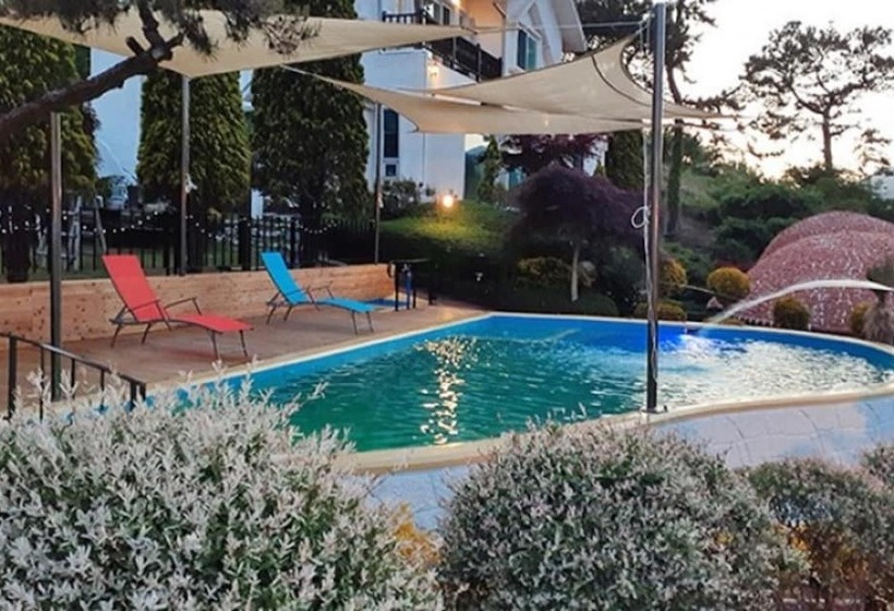 Tongyeong Morning Dew Pension