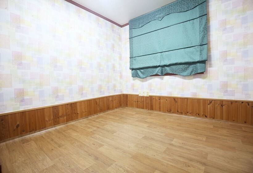 Geumsan Wolyeongsan Motel