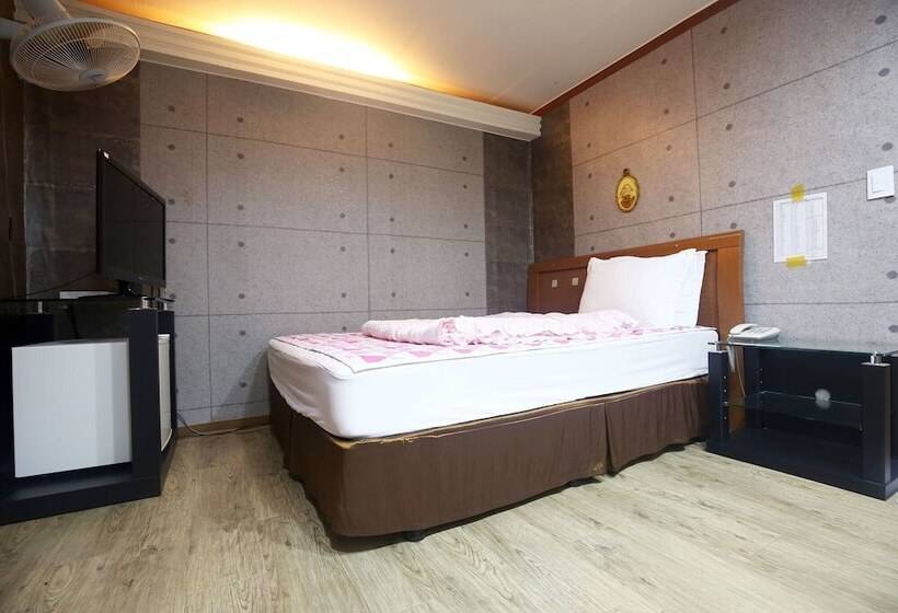 Geumsan Wolyeongsan Motel