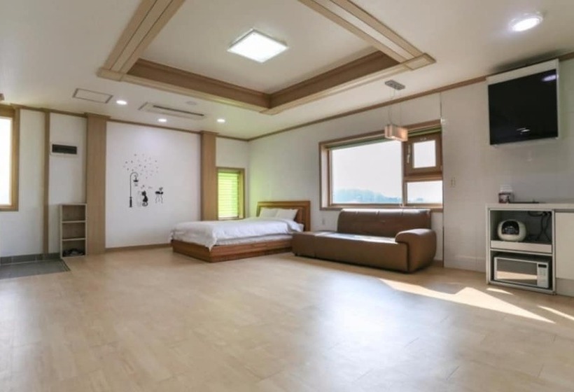 Goseong Daori Pension