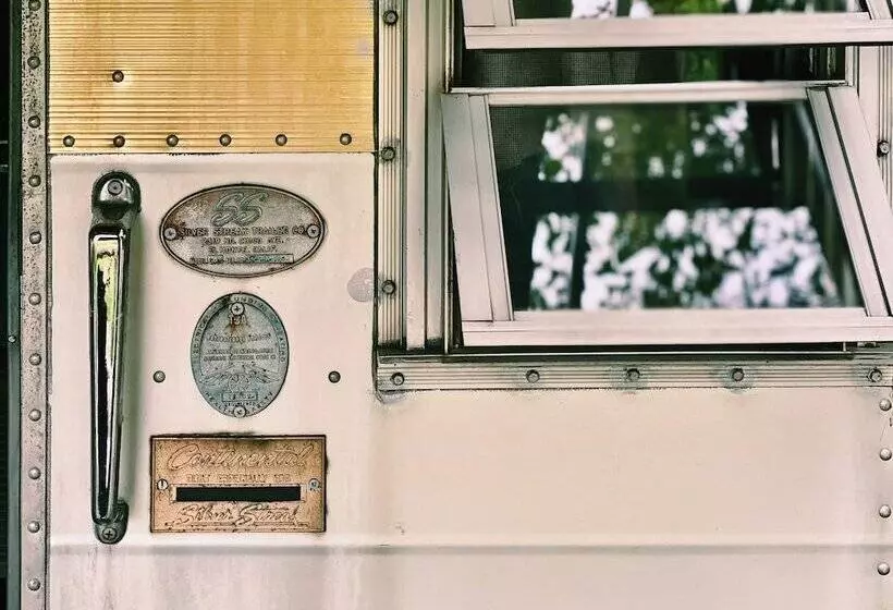 ホテル Ags Trailer House Campground