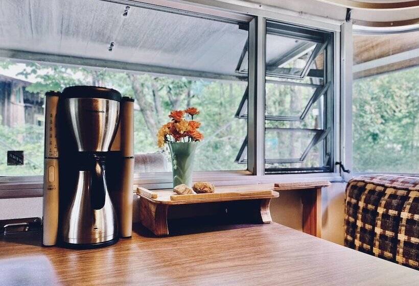 בית מלון כפרי Ags Trailer House Campground