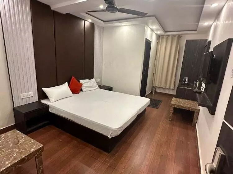 هتل Goroomgo Dolls Inn Nainital