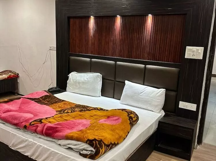 هتل Goroomgo Dolls Inn Nainital