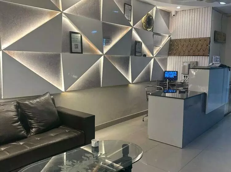 هتل Goroomgo Dolls Inn Nainital