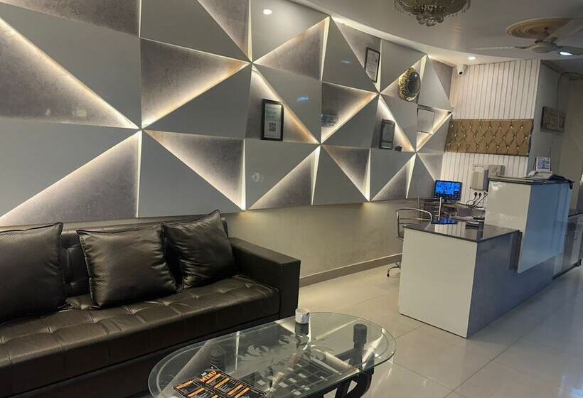 בית מלון כפרי Goroomgo Dolls Inn Nainital