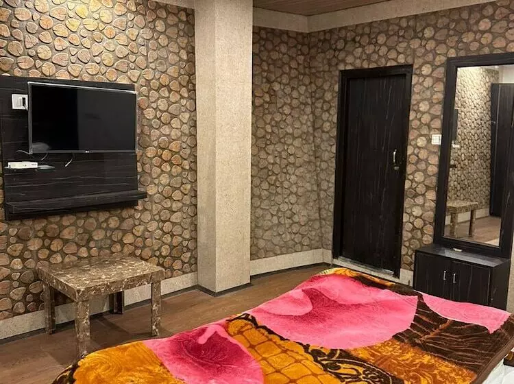 هتل Goroomgo Dolls Inn Nainital