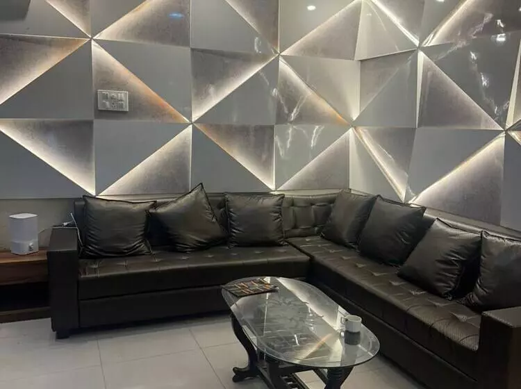 هتل Goroomgo Dolls Inn Nainital