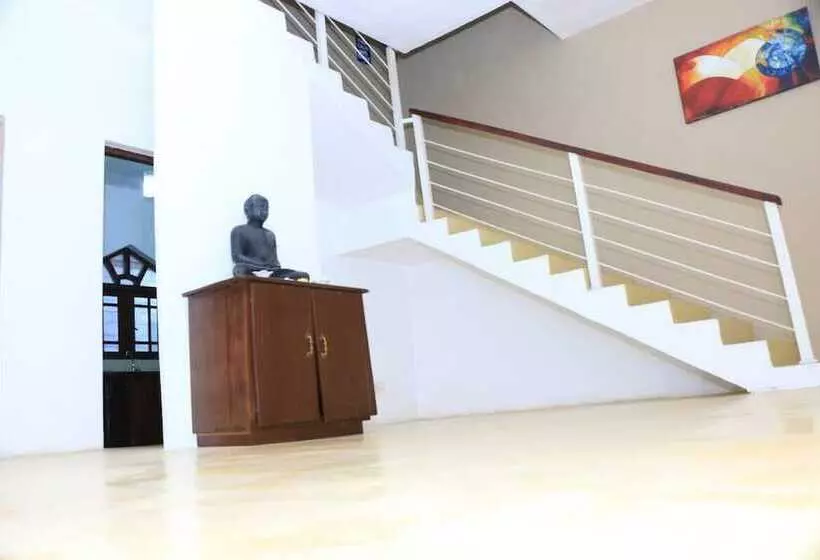 ホテル Nathariya Negombo