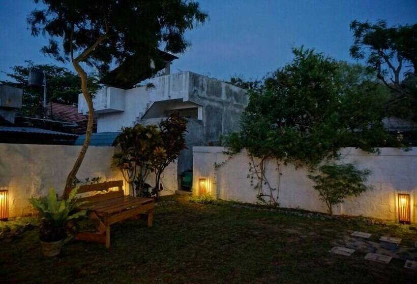 فندق Nathariya Negombo