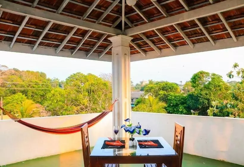 ホテル Nathariya Negombo