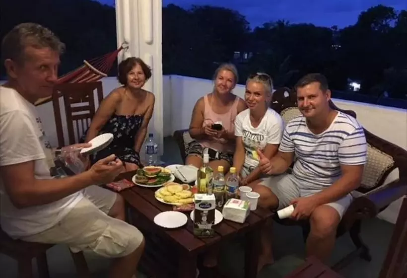 ホテル Nathariya Negombo