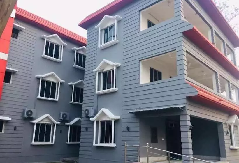 Hotelli Lake Side Resort Neermahal